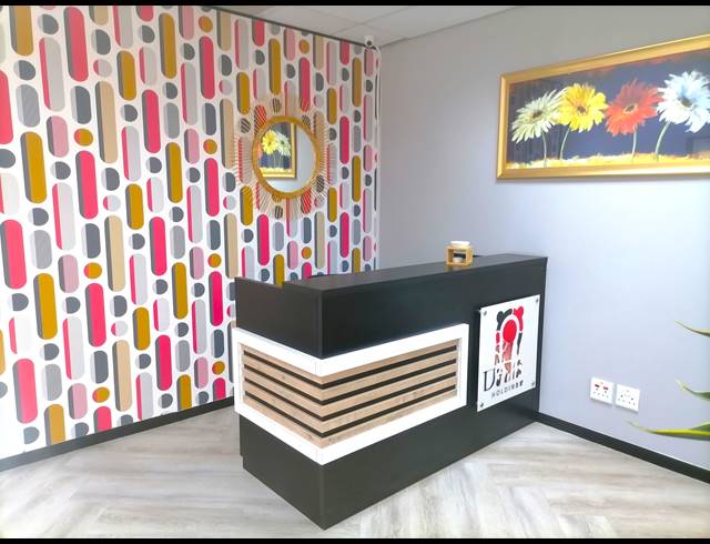 251M² CO-WORKING SPACE TO LET IN DIE HOEWES
